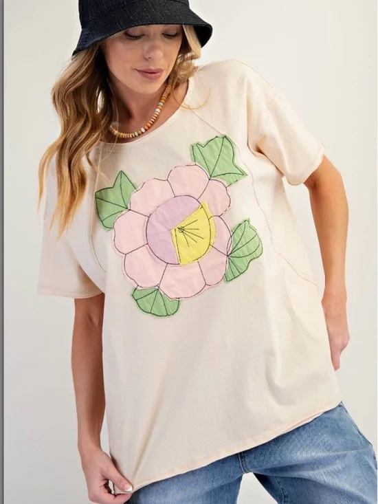 Easel Cream Short Sleeve Tee with Pink Floral Patch Plus Size - Picture 1 of 6